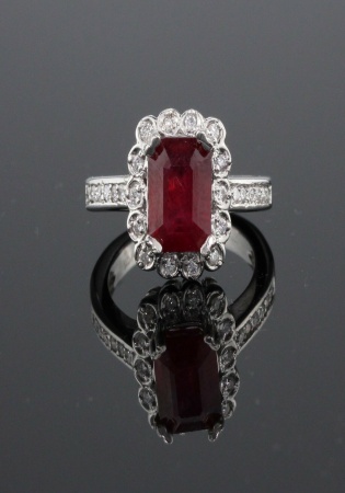 Vintage estate 18k white gold ruby and diamond ring