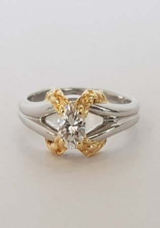 Christian dior diamond solitaire platinum & 18ct yellow gold diamond ring