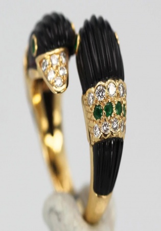 Van cleef and arpels iconic double swan ring 18k yellow gold onyx diamonds