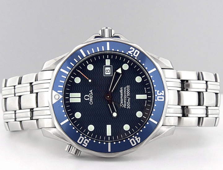 Omega seamaster professional full-size diver with blue wave dial H0